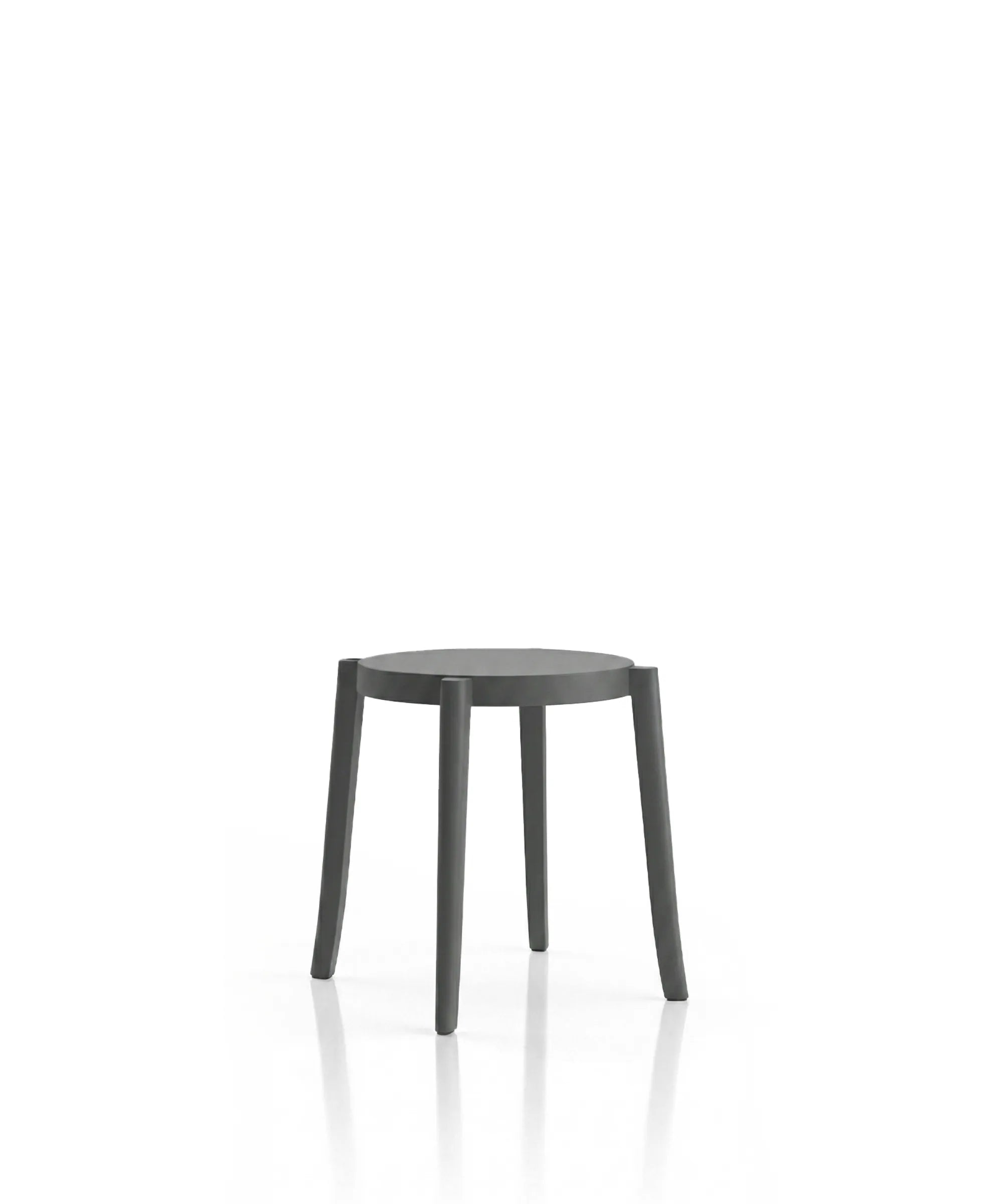 Sgabello Torre design Alban Le Henry altezza 45 cm in polipropilene riciclato grigio scuro