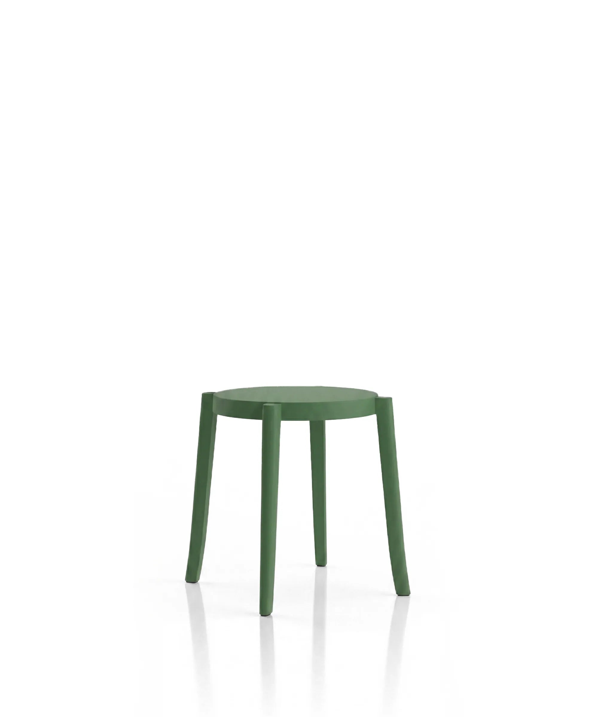Sgabello Torre design Alban Le Henry altezza 45 cm in polipropilene riciclato verde foresta