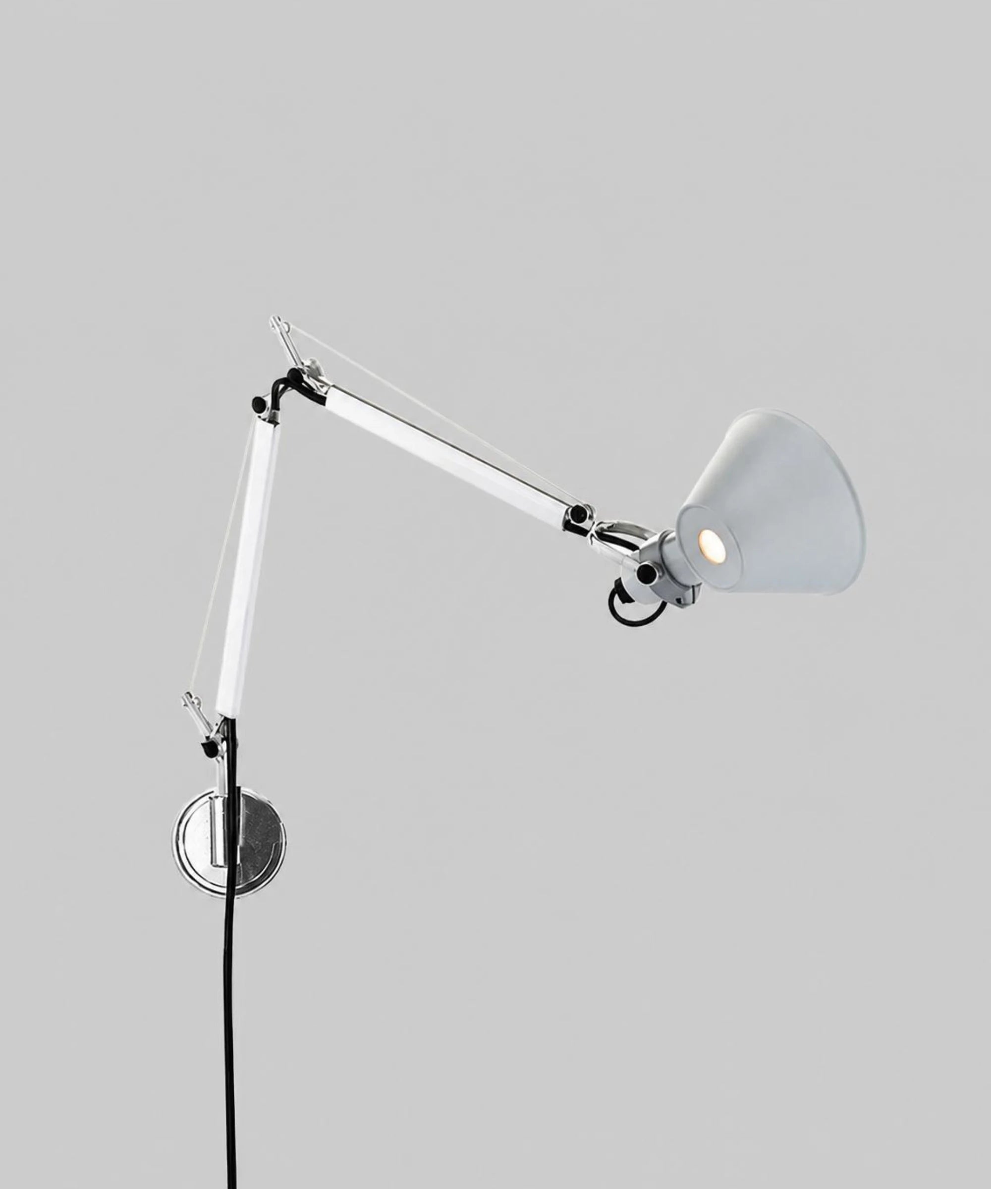 Lampada da parete Artemide Tolomeo Micro LED bianca design Michele De Lucchi e Giancarlo Fassina vista frontale